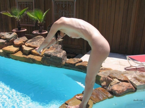 Steamy Amateur Model Photo Shoot in Poland: Explicit Sunny Day Session