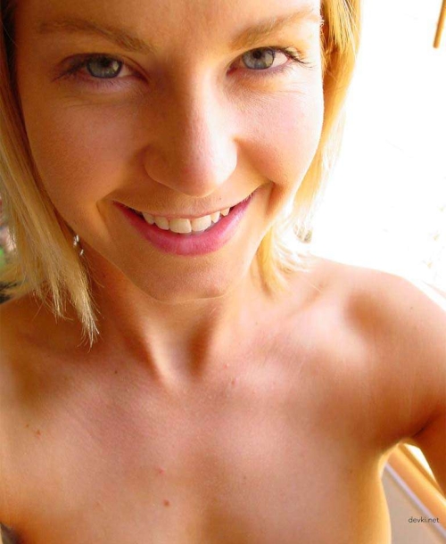 Blonde Bombshell's XXX Photo: Uncensored Blonde Babe Exposed