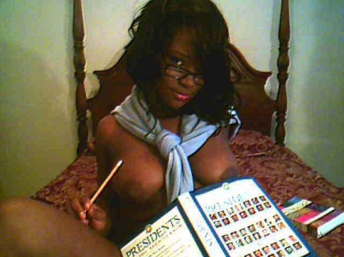 Sizzling Ebony Babe Goes Wild on Cam: Uncensored XXX Amateur Pics