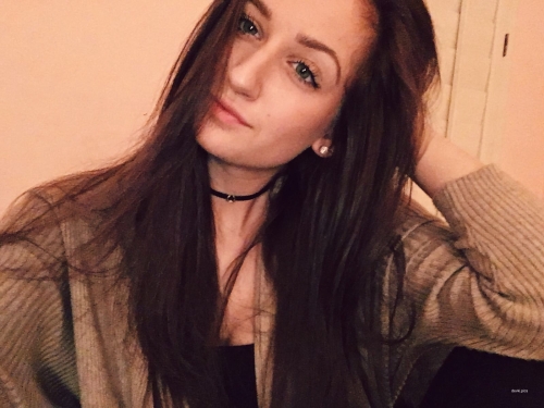 Hot Amateur Chick with Perfect Booty - Explicit Young Babe Photo
