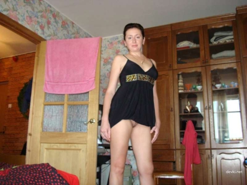 Naughty Mature Mistress Shows All - Explicit Amateur Photo