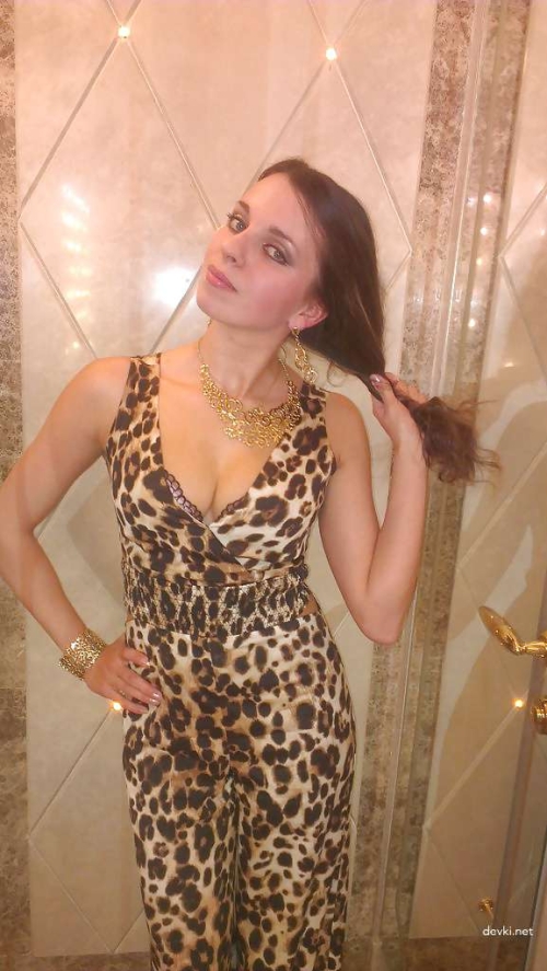 Steamy Selfie: Explicit Erotic Photo of Hot Amateur Girl - XXX Hot Chick Selfie
