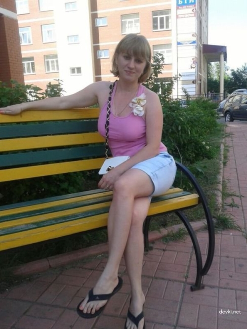 Explicit Rural Amateur Blowjob: Hot Girl Sucking Cock Outdoors