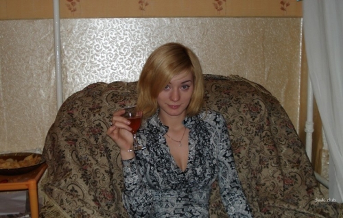 Explicit Amateur Teen Shows Off Shaved Pussy in Erotic Home Photoshoot