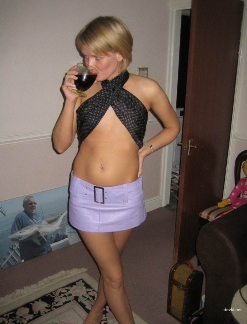 First Time Amateur Mistress Nude Photos: Explicit English Poses for the Ultimate Pleasure