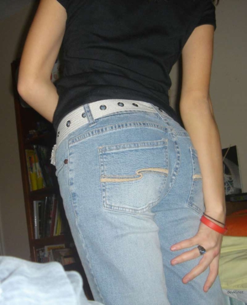 Hot Amateur Girl Exposes Gorgeous Boobs in Explicit Nude Photo