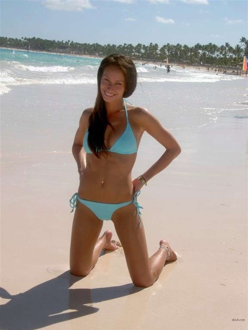 Private Brunette Vacation Photos: XXX Amateur Shots - Uncensored Erotica!