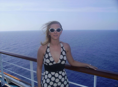 Hot Amateur Babe Demonstrates Blowjob Talent and Gets Hardcore Fucked - Explicit Porn Pics