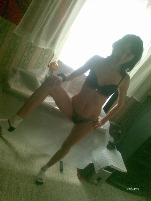 Hot Brunette Hardcore Amateur Fuck: Explicit Porn Photo