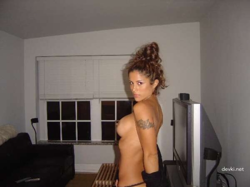 XXX Amateur Lingerie Pic: Sexy Brunette's Private Explicit Shot