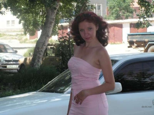 Explicit Amateur Photos: Young Wife Bares All Holes in Raw XXX Shots