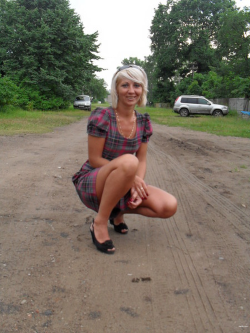 Naughty Amateur Woman Bares All: Explicit Solo Photo Shoot