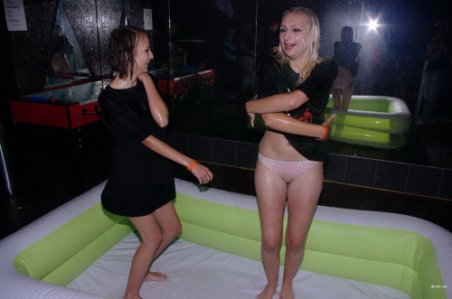 Steamy Wet Babes: Amateur Photos of Drenched Girls in Seductive Poses