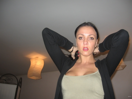 Hot Russian Amateur Babe Exposes All - Explicitly Showing Off Her Beauty in English!