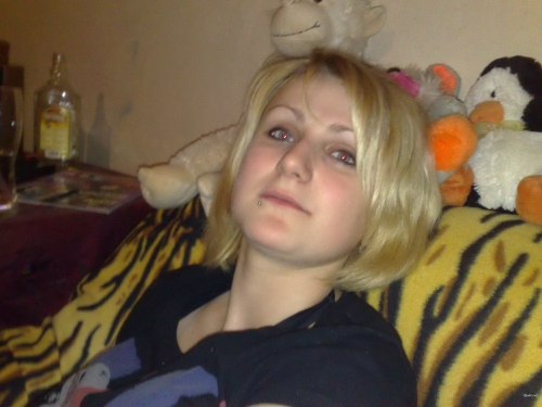 XXX Busty Amateur Babe Exposing Huge Tits - Explicit Photos for Adults