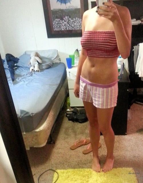 College Student's Explicit Nude Selfies - Uncensored Amateur Photos