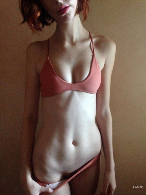 Explicit Redhead Pussy Exposed in Amateur Photo Shoot