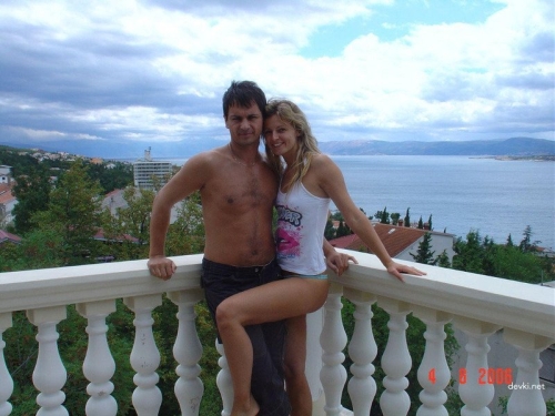 Stunning Babes in Hot Amateur Porn Pics - Lucky Guys Score Big!