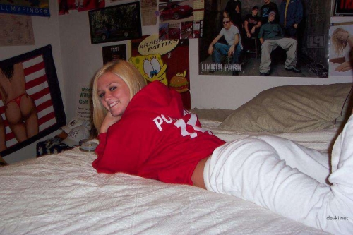 Skinny Student Erotica: Explicit Amateur Photos Exposed for Sensual English Thirst