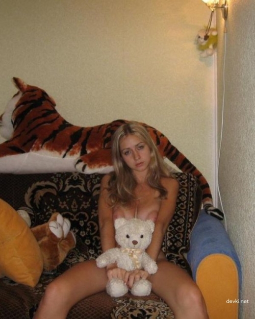 Amateur College Coed Bares All: Busty Student Exposing Big Breasts