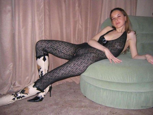 XXX Amateur Boot Fetish: Explicit Intimate Woman in Boots - Adult Content
