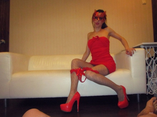 Skinny Brunette Brutally Throat and Ass Banged in Amateur Porn