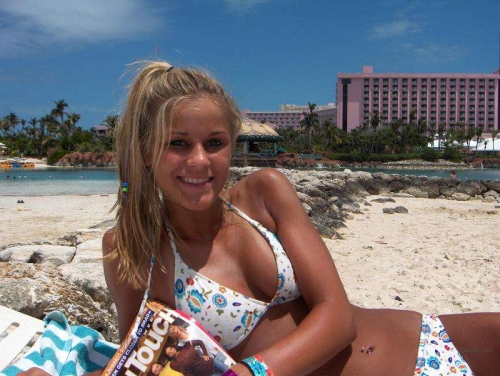 Big Boobs Topless Amateurs: Explicit Nude Photos in English