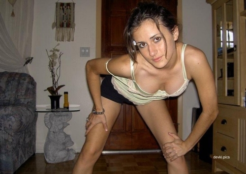 Seductive Amateur Teen Nudes - Explicit Homemade Erotic Photos of Young Girl