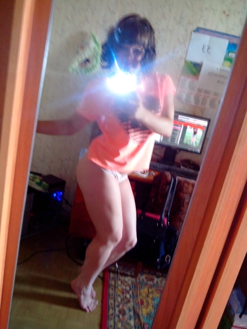 Uncensored Russian Amateur Nude: Explicit Naked Shot of Katya - XXX Content