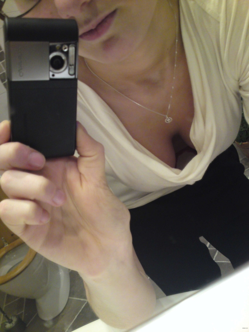 Amateur Girl's Uncensored Private Nude Collection - Explicit Photos