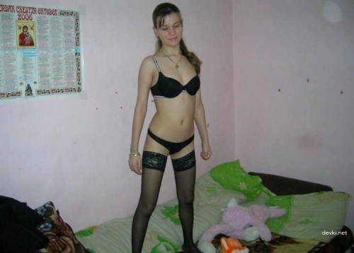 Explicit Skinny Girlfriend Erotic Pics - Sensual Amateur Content for Adults