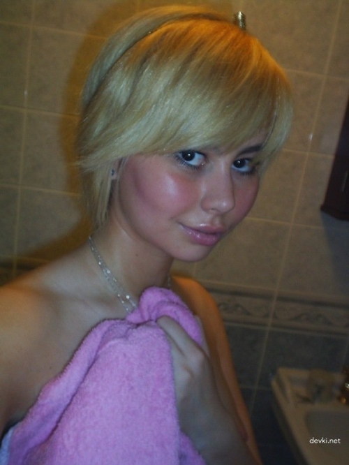 Sensual Girlfriend Nude Body Wash - Steamy Amateur Pic for Adults