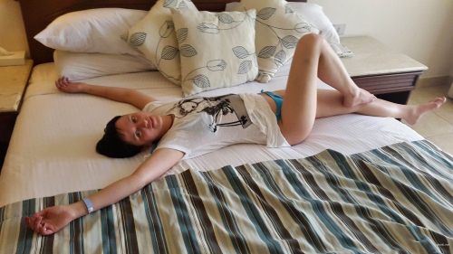 Uncensored Private Vacation Girl Amateur Photos: Explicit & Raw!