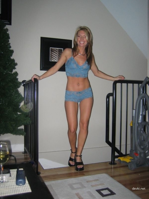 Amateur Babe Bares Breasts and Deepthroats Dick in Explicit Porn Shoot