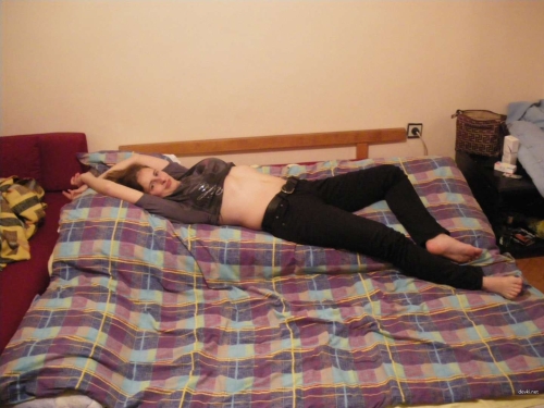 Uncensored Moscow Girl: Explicit Amateur Photoshoot with Nudity