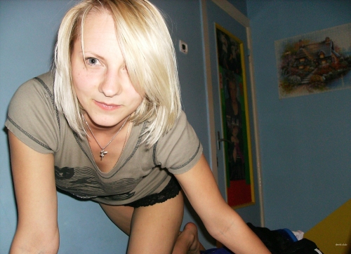 Raw Homemade Sex: Explicit Amateur Porn Pics of Intense Girlfriend Fucking