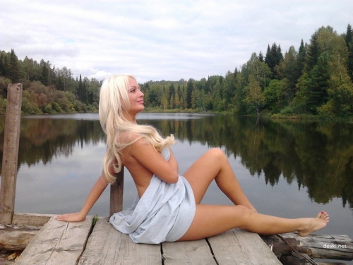 Hot Blonde Nude Amateur: Explicit Photo Shoot with Sexy Poses