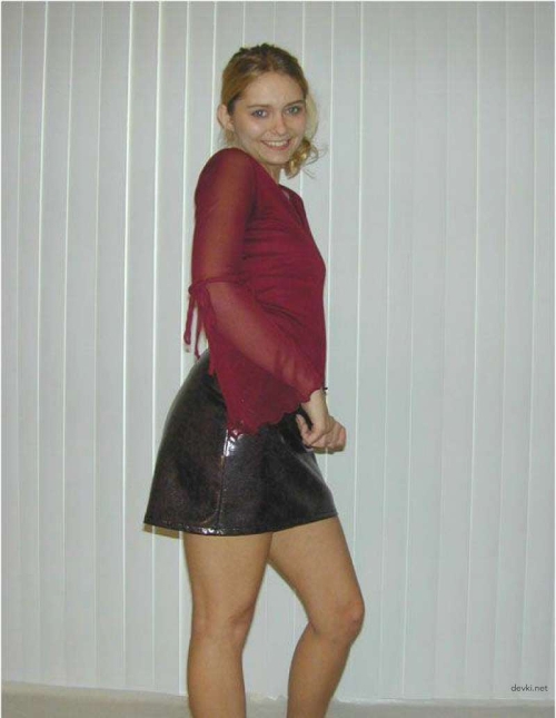 Raw Young Girlfriend Amateur Photos: Explicit Intimacy Unfiltered