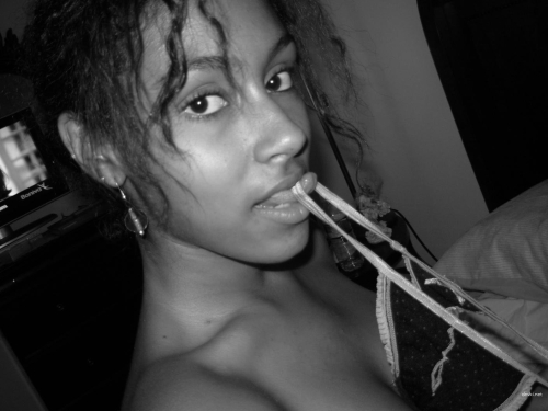 Big Tits Young Girl: Explicit Amateur Photo - Uncensored XXX Content
