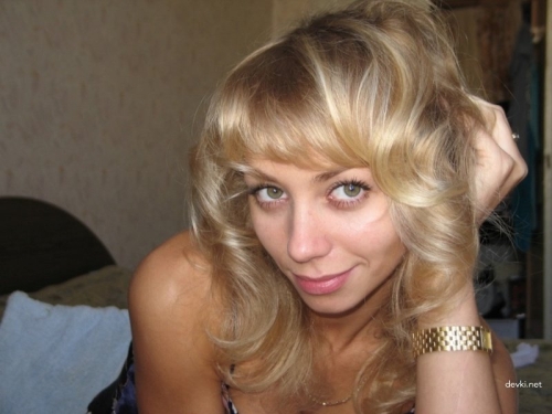 Explicit Close-Up Wet Pussy Amateur Porn Pics: Horny Slits Exposed in HD