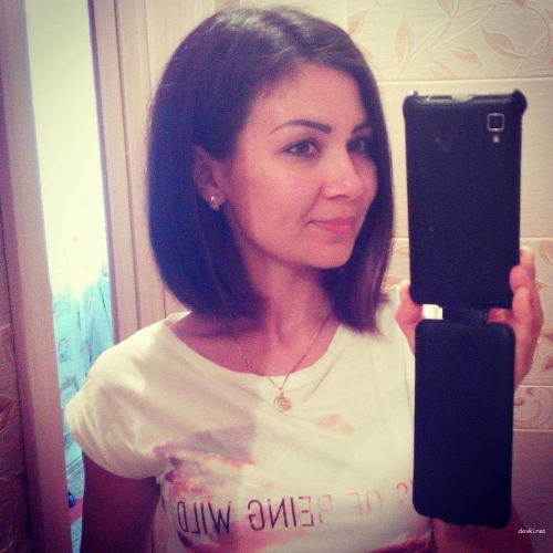 XXX Brunette Mirror Selfies: Explicit Amateur Photos for Adults