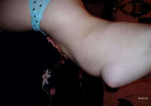 Hot Skinny Brunette Nude Amateur Shoot: Explicit XXX Photos