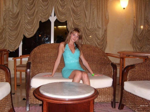 Unfiltered Amateur Nude Beauty: Explicit Naked Photos of Hot Cutie
