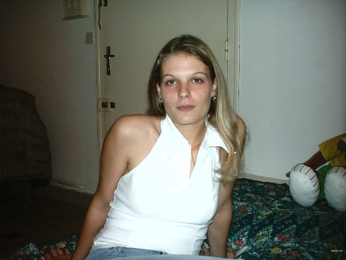 Wild Amateur Couple's Hardcore Sex Tape with Busty Babe