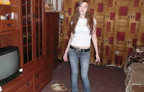 XXX Neighbor's Amateur Nude: Explicit Snapshot of Hot Neighbor Caught on Camera