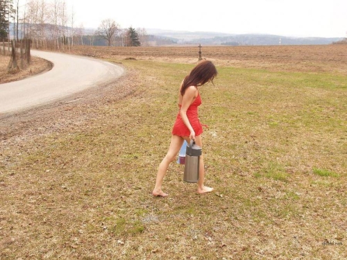 Amateur Girlfriend Naked Picnic: Explicit Outdoor Fun with Hot Babe