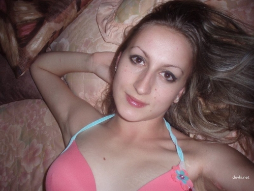 Sultry Amateur Babe Shows Off Huge Breasts Outside - Explicit Outdoor Pic