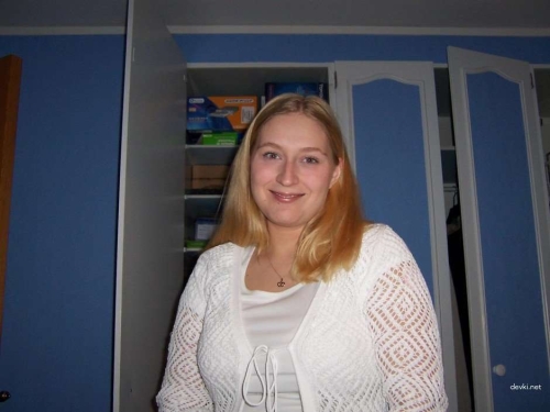 XXX BBW Amateur Pics: Busty Beauty Reveals All!