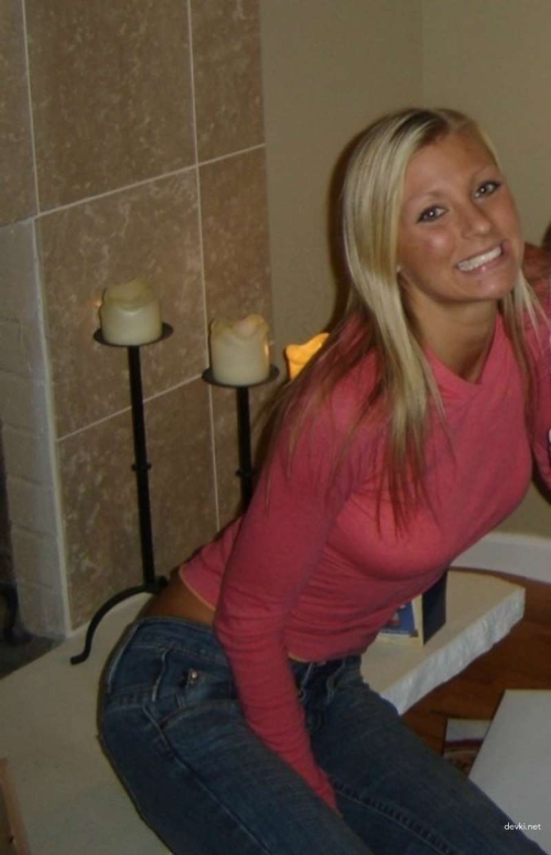 Sexy Naked Selfie: Hot Amateur Girl's Explicit Nude Photo - Private XXX Image