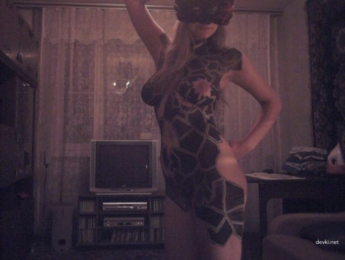 XXX Amateur Girlfriend Pics: Uncensored Young Woman's Explicit Photos
